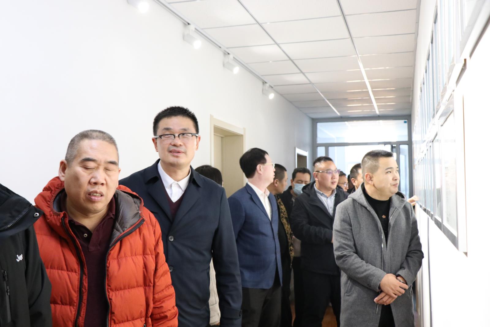 参观朱葛1.JPG